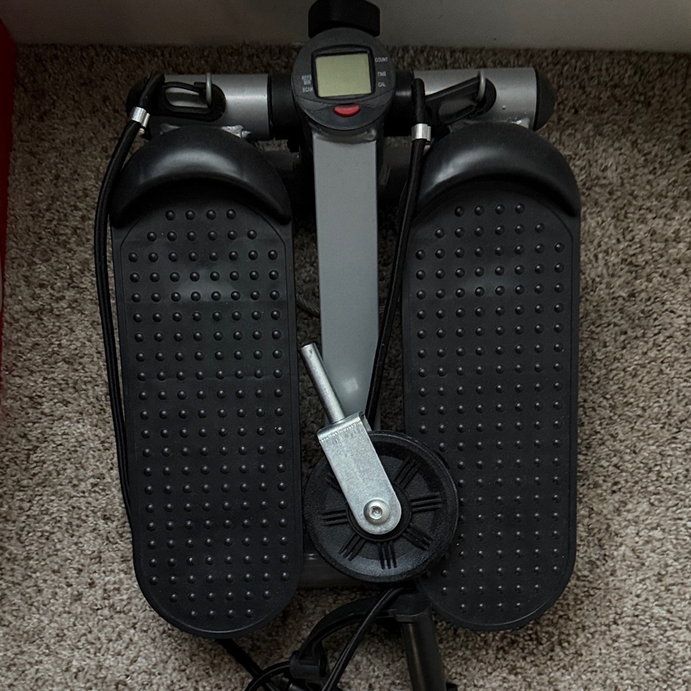 Compact Black Stepper Machine